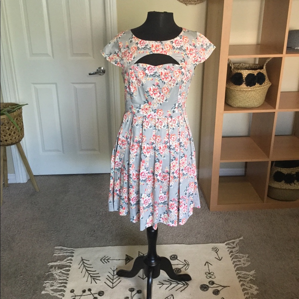 LC Lauren Conrad floral dress 🌸
